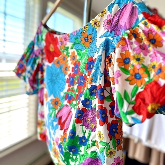 H&M top, off-shoulder, short balloon  sleeves, loose fitting, 💯 cotton, floral - Picture 1 of 14
